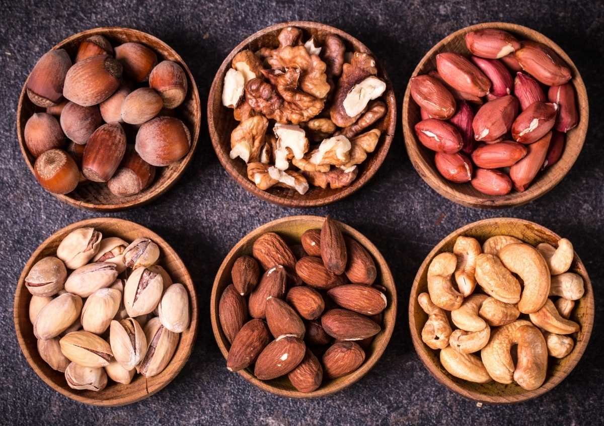 What Causes Nut Allergy? What Are the Symptoms?